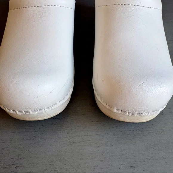 Dansko White Leather Slip-On Clogs Shoes Women 39 Narrow (US 8.5-9) Nurse Work - Picture 4 of 14